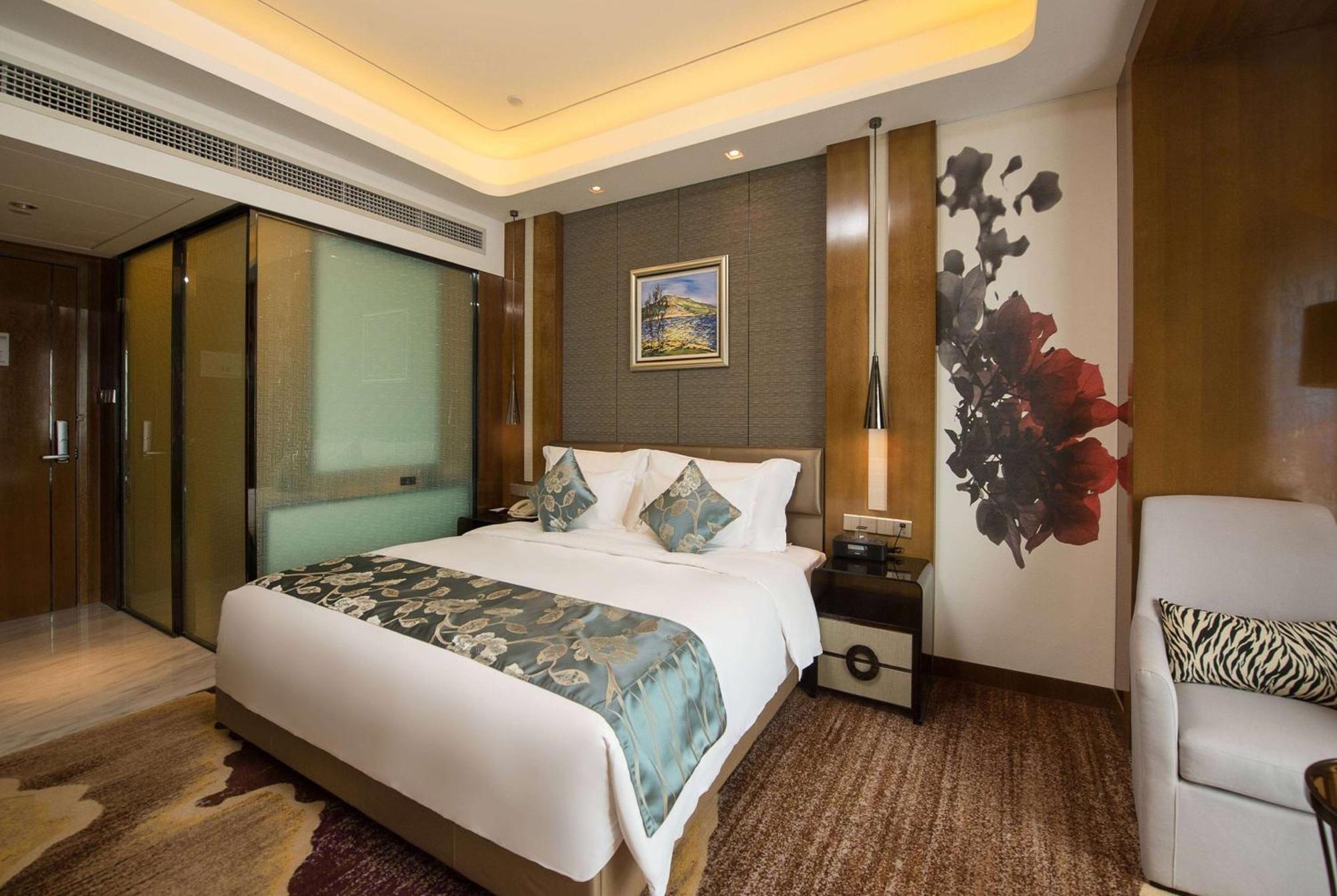 Ramada Plaza Liuzhou Liudong Hotel Exterior photo