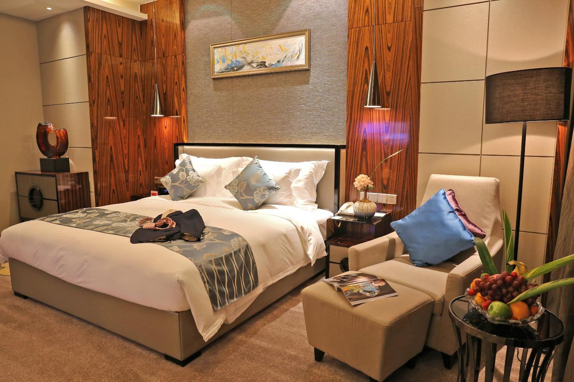 Ramada Plaza Liuzhou Liudong Hotel Exterior photo