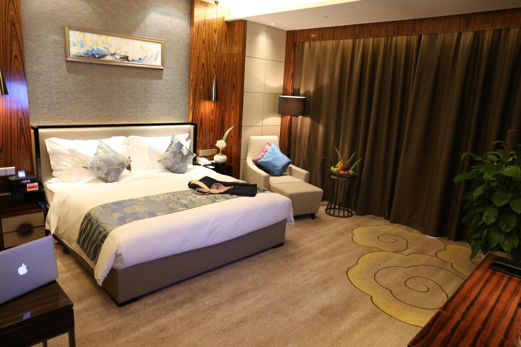 Ramada Plaza Liuzhou Liudong Hotel Exterior photo