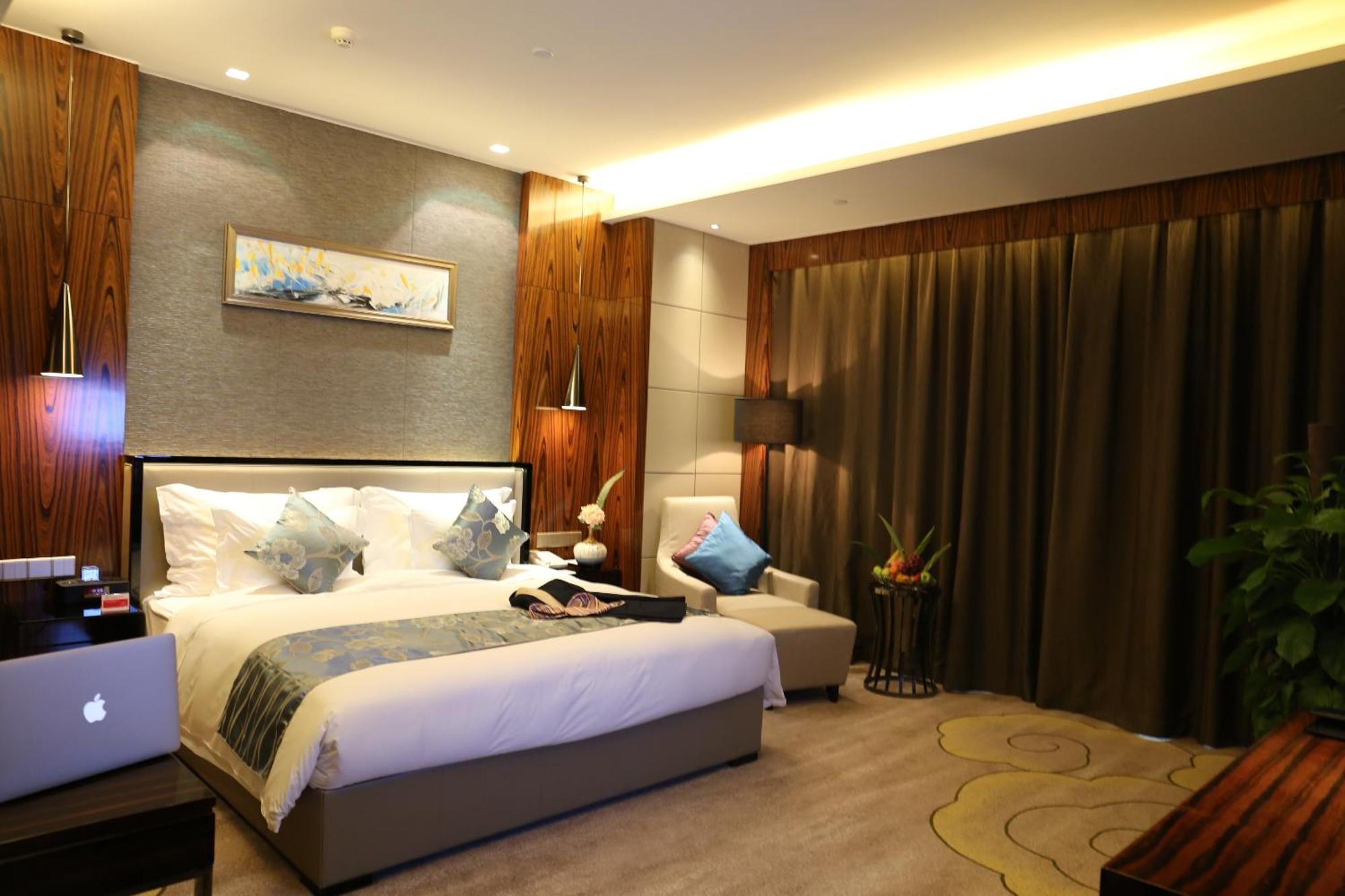 Ramada Plaza Liuzhou Liudong Hotel Exterior photo